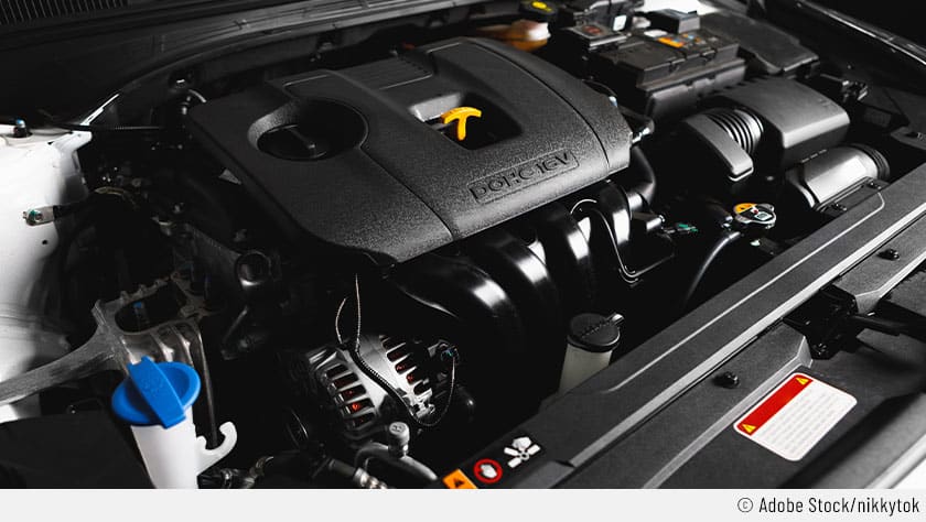 Ist ein Motor des Typs DOHC (Hubkolben Viertaktmotor) zu sehen.
